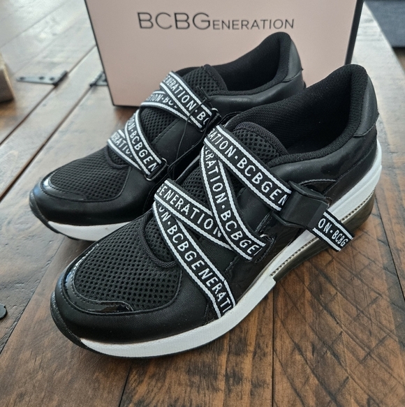 BCBGeneration Shoes - BCBGeneration Willa Logo Sneakers. Black. Size 6.5. New.